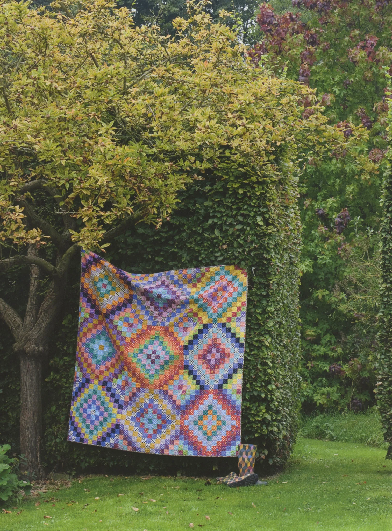 Kaffe Fassett's Heritage Quilts - Image 5